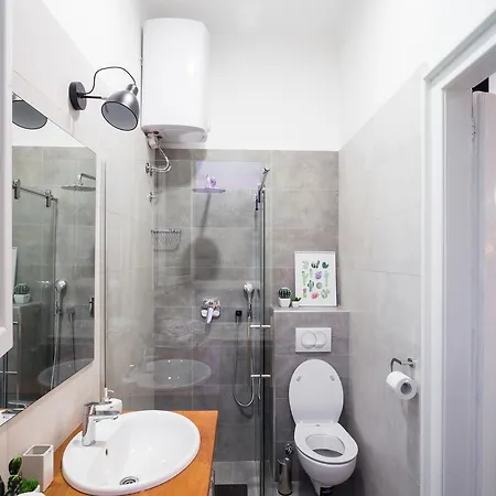 Eugen Apartment